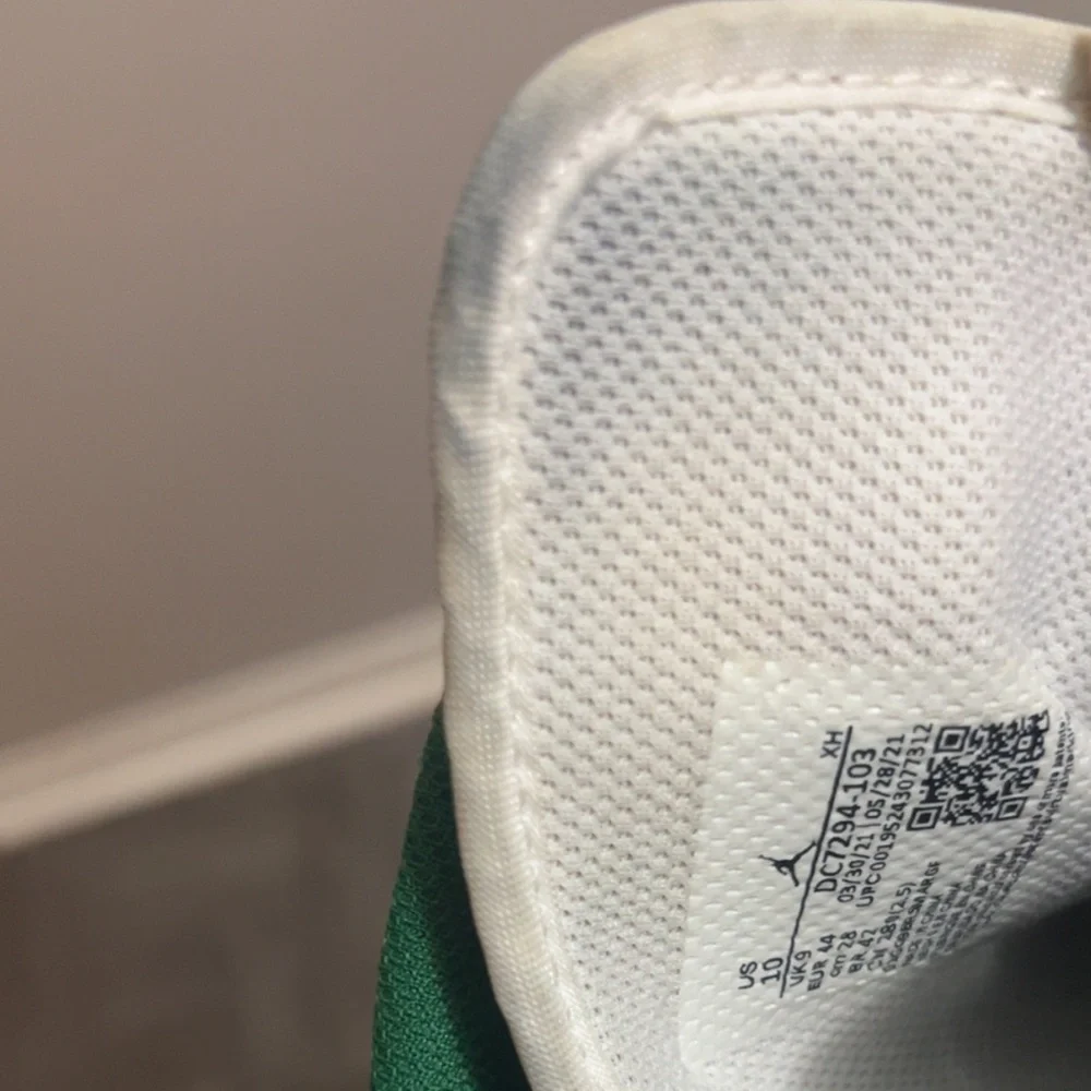 Air Jordan 1 SE Mid Grey Pine Green Size 10 - Picture 8 of 10